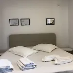 Tirent Apartment - Comfortable 1-Bedroom Stay In Fresku